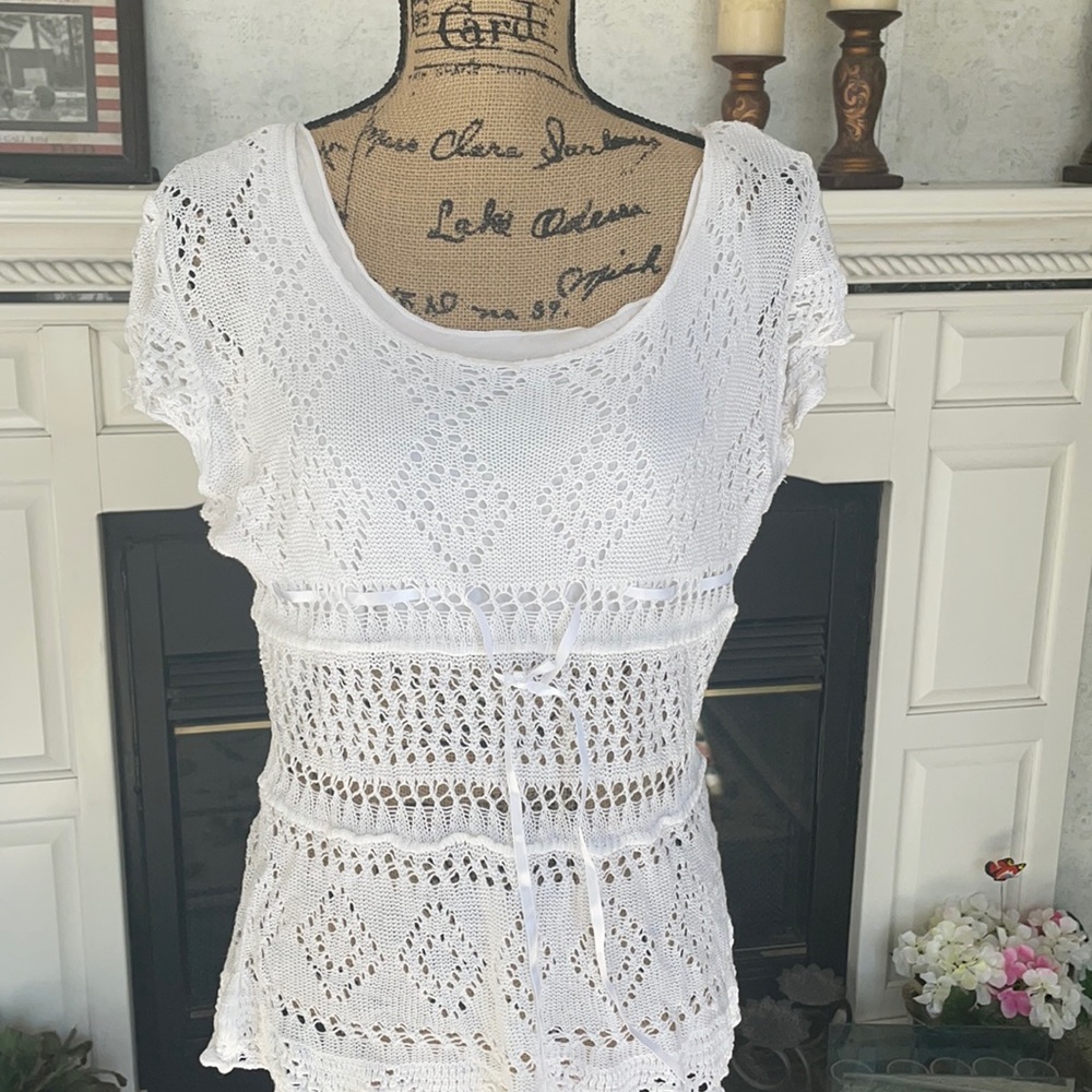 White knitted top